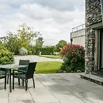 Golf @ Carus Apartment Kendal