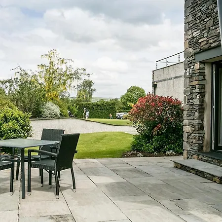 Golf @ Carus Apartman Kendal